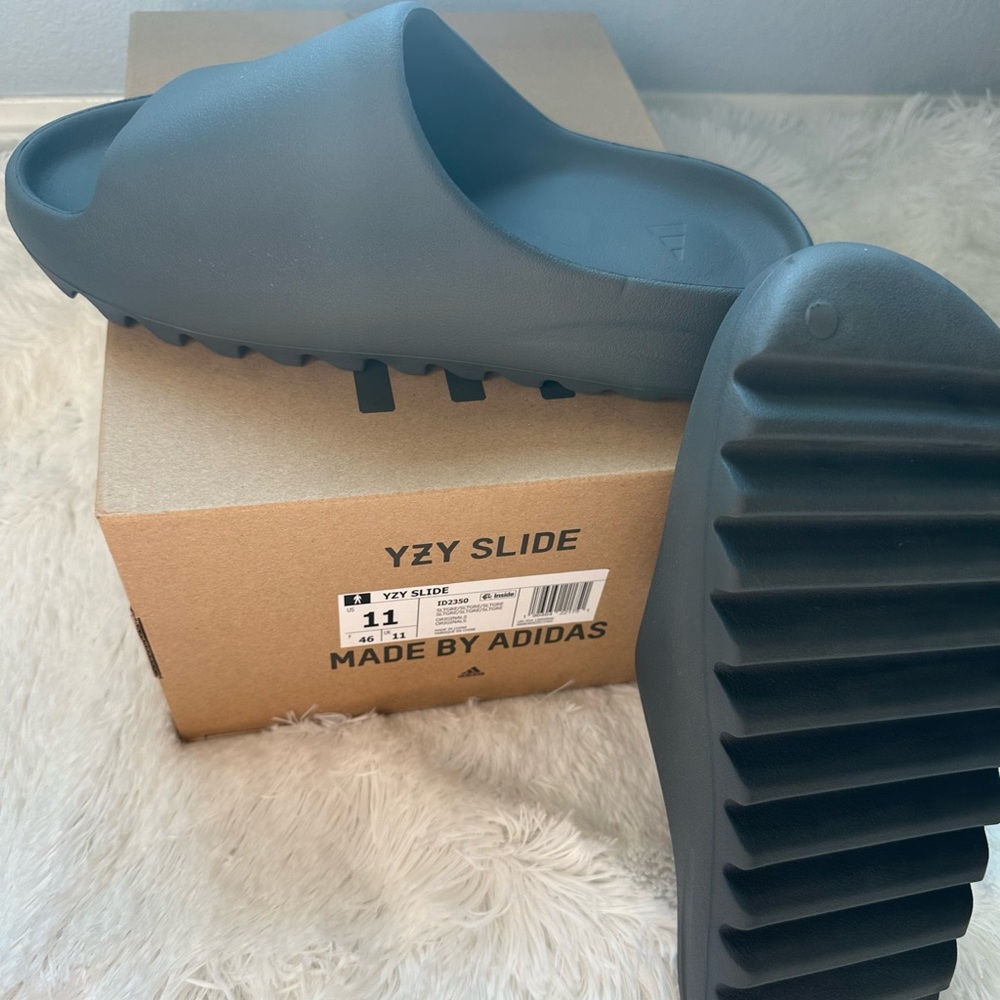 Yzy slide original